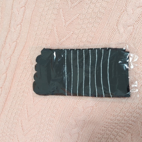 Toe Socks - Picture 2 of 6